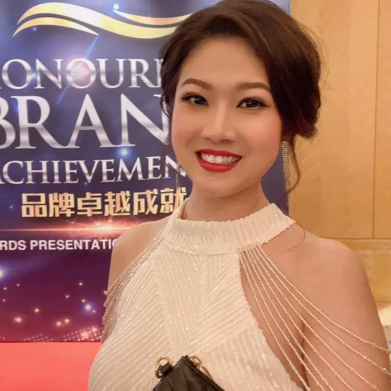 CC231(172张图+43个视频)台湾美女企业家套图素材_已婚宝妈有孩子,事业女强人,出席很多工作场合和活动,视频没有自拍